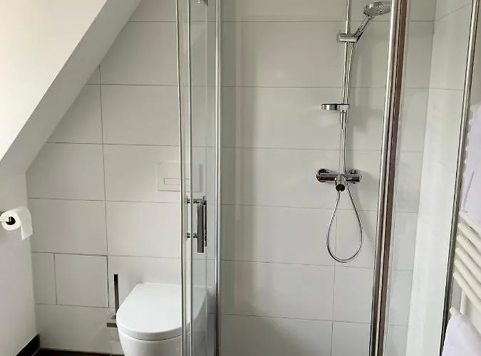 Modernes An Der Frauenkirche Ii * دريسدن