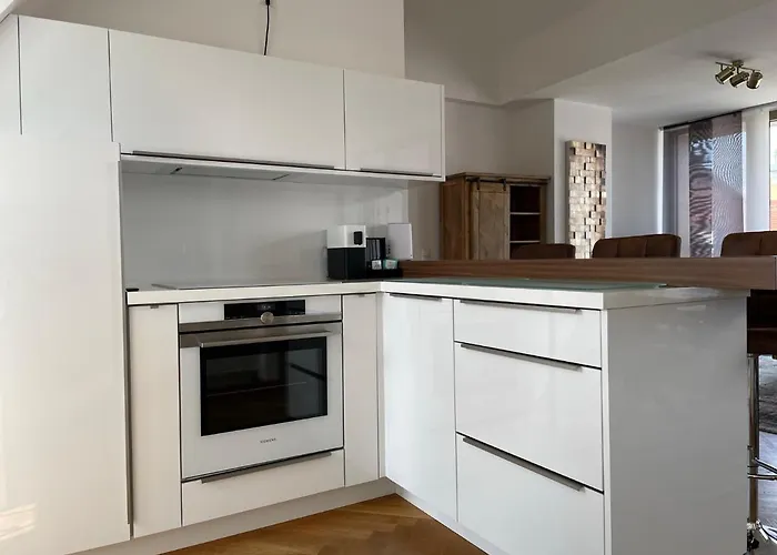 Modernes An Der Frauenkirche Ii دريسدن