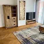 Modernes An Der Frauenkirche Ii *