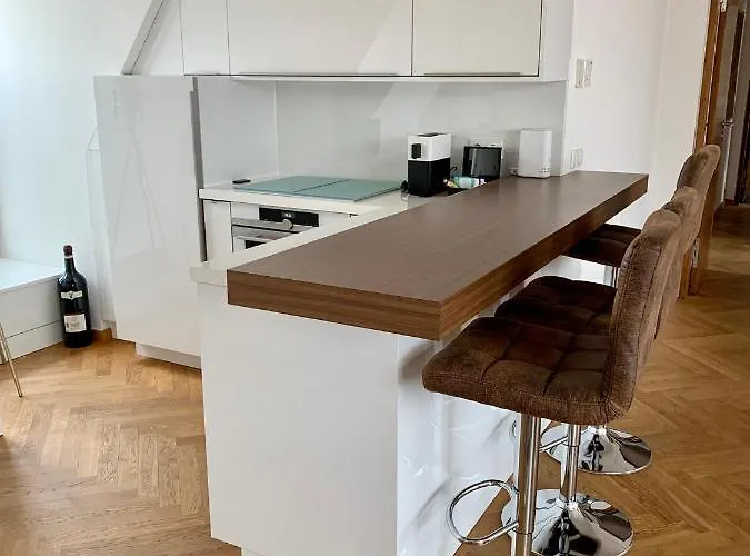 Modernes An Der Frauenkirche Ii Drezda