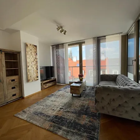 Modernes An Der Frauenkirche Ii Дрезден