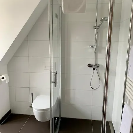 Modernes An Der Frauenkirche Ii * Drezno