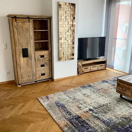 Modernes An Der Frauenkirche Ii *