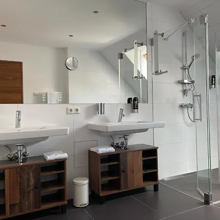 Modernes An Der Frauenkirche Ii Drezno